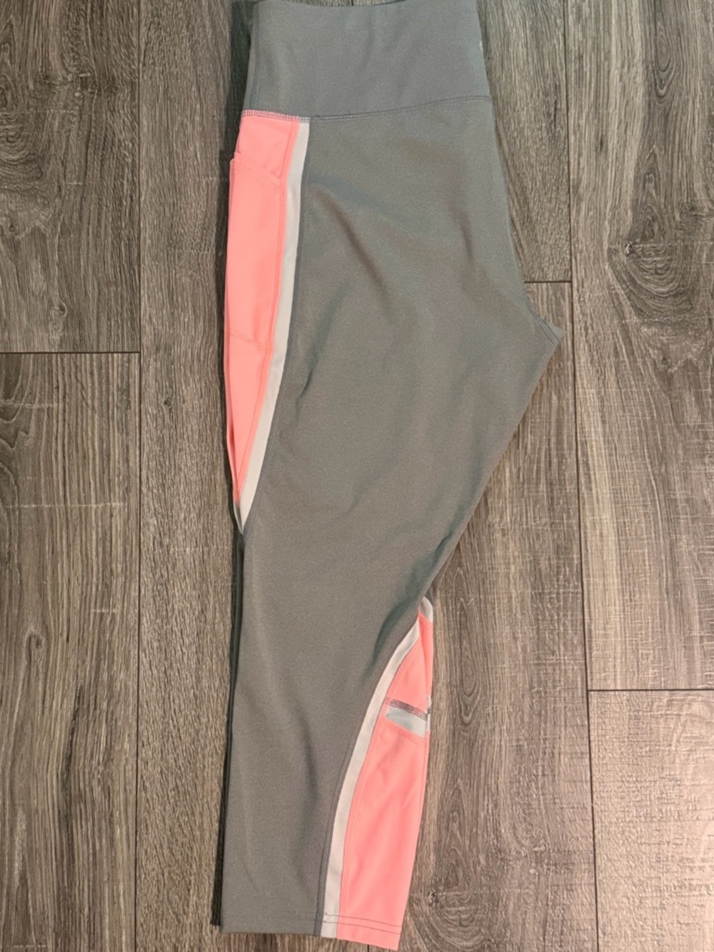 Avia Gray Capri Leggings w/Pink Panels - Picture 5 of 6